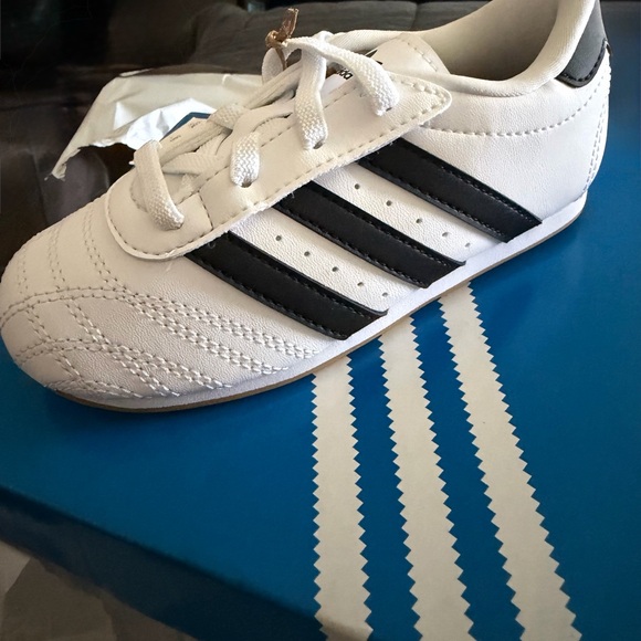New Adidas Kids Taekwondo Lace CF Shoes in White and Black with Gum Sole in box